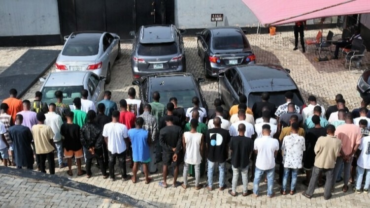 55 Scammers Arrested - Nigerians Execute A Major Raid - on ScamsNOW.com